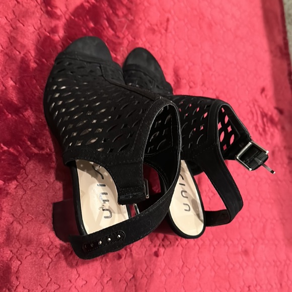 Women's High Heels - Picture 3 of 7